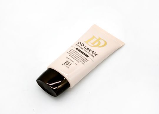 Yu.r DD Cream"Light" Ethereal Complexion SPF50+ PA++++, DD-крем з колагеном і пептидами "Світлий" , 50 мл